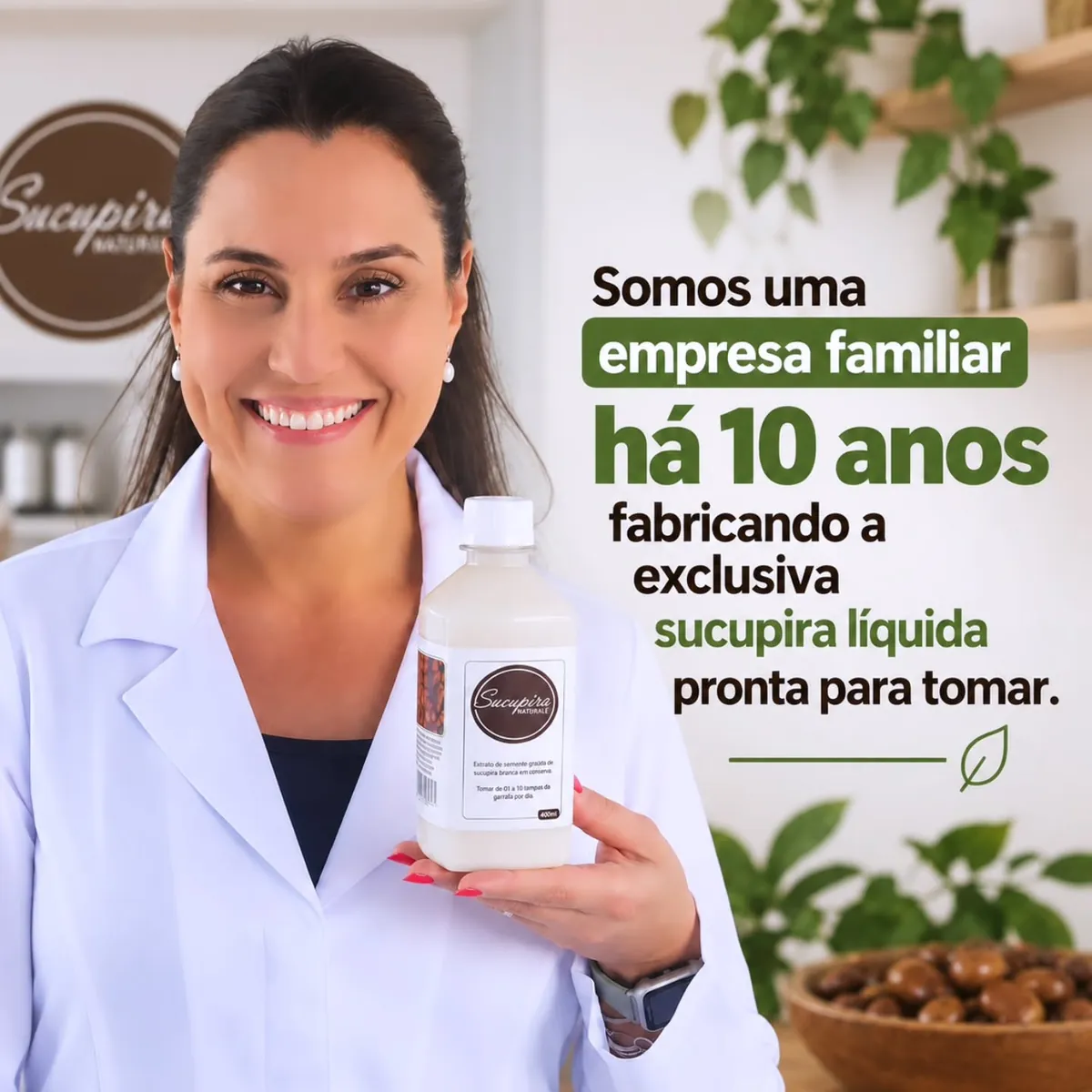 Priscila com frasco e sementes de sucupira